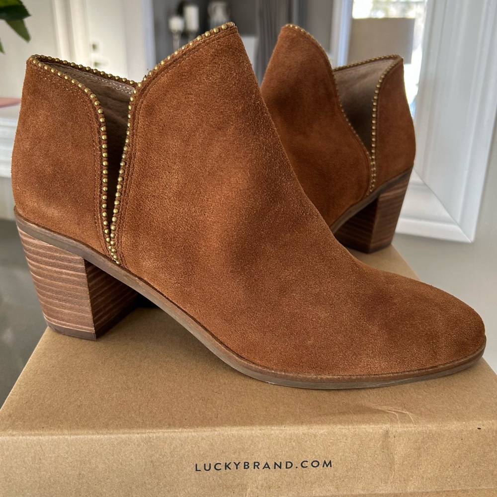 LUCKY BRAND🍀 LK-PINCAH Caramel Suede Size 9.5 Bootie with Gold Bead Detail